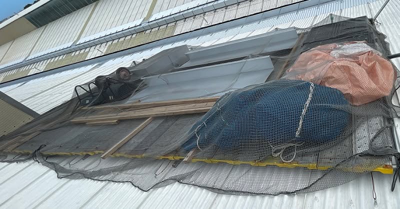 台風接近してますので、台風養生数ヶ所です。
樋新設工事も2/3まで進んで来ました。