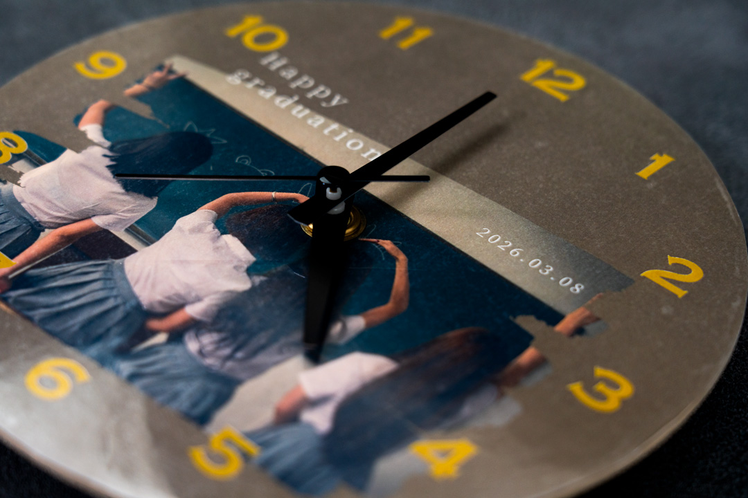 【作品名】
時計キットを使った思い出の詰まった記念品
【作...