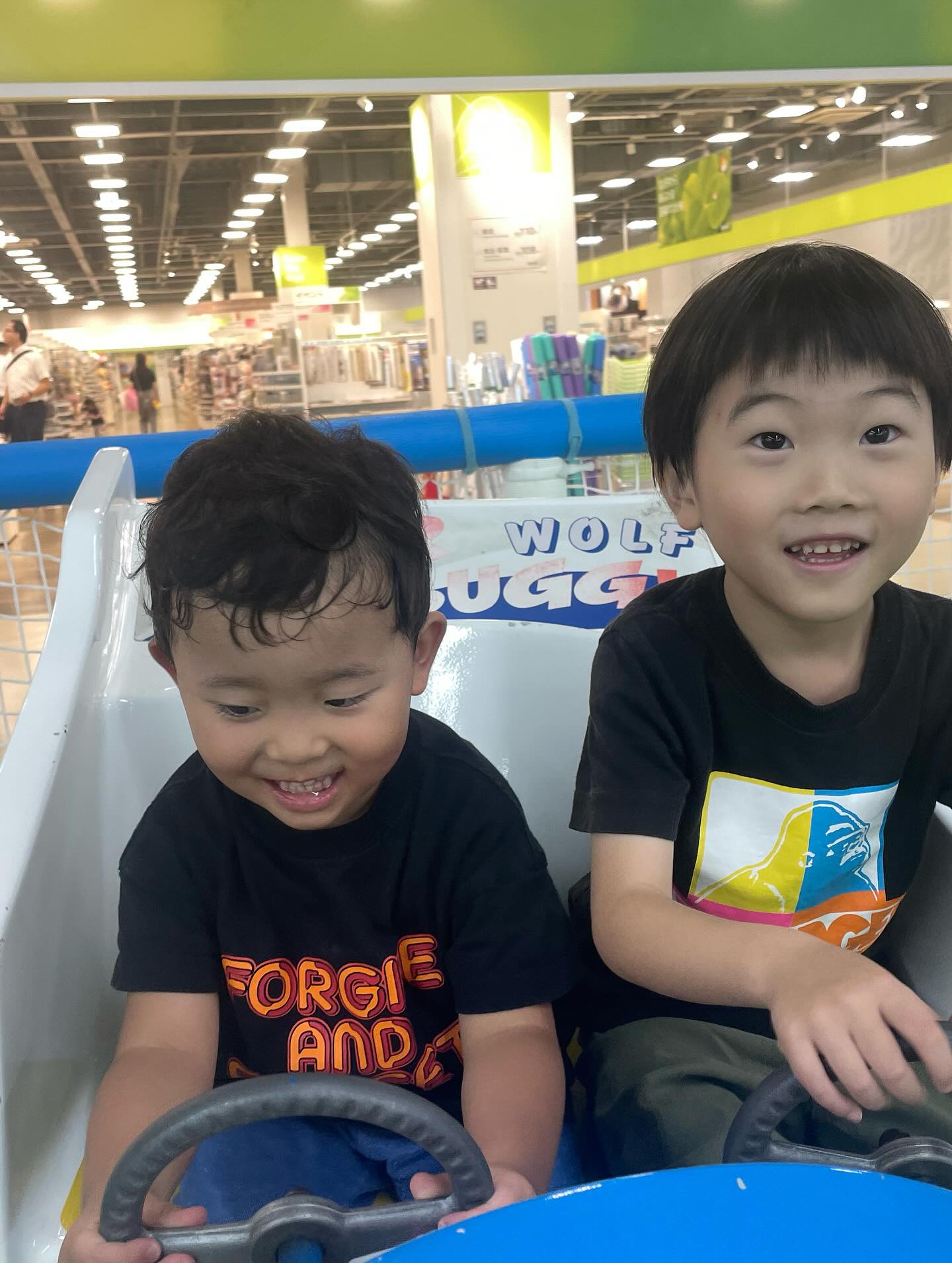 夏のプール遊びも終わり
過ごしやすい季節になってきましたね( ´∀`)
#企業主導型保育園#認可外保育園#保育園#保育
#子ども#peek-A-boo#ぴーかぶー#ピーカブー
#学童#ひたち野うしく#USキッズランド#シャボン玉