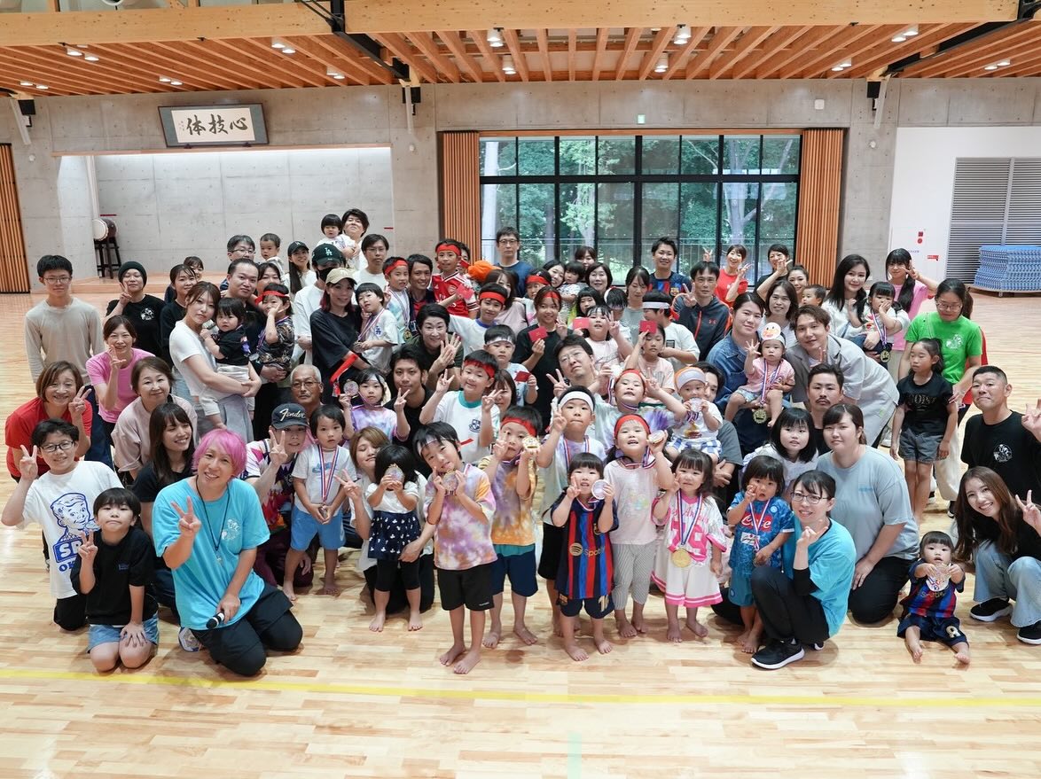 10月4日運動会!!!!
可愛い、かっこいい
子ども達の姿がたくさん見られました(^o^)
たくさんの保護者の方々ご参加
ありがとうございました!
そして、ピーカブーの子ども達
本当に本当に頑張りました( ´∀`)
#企業主導型保育園#認可外保育園#保育園#保育
#運動会#子ども#ソーラン節#リレー#パイナポー体操
#ピーカブー#ぴーかぶー#peek-A-boo#牛久#ひたち野うしく