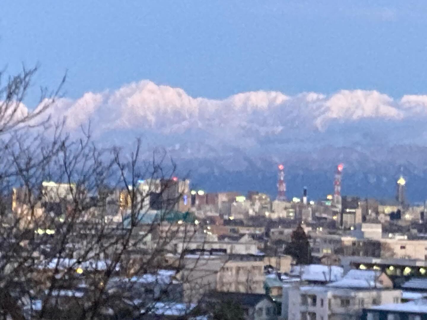 暮れなずむ剱、立山。今年は、久しぶりにあの頂に立ちたいな。