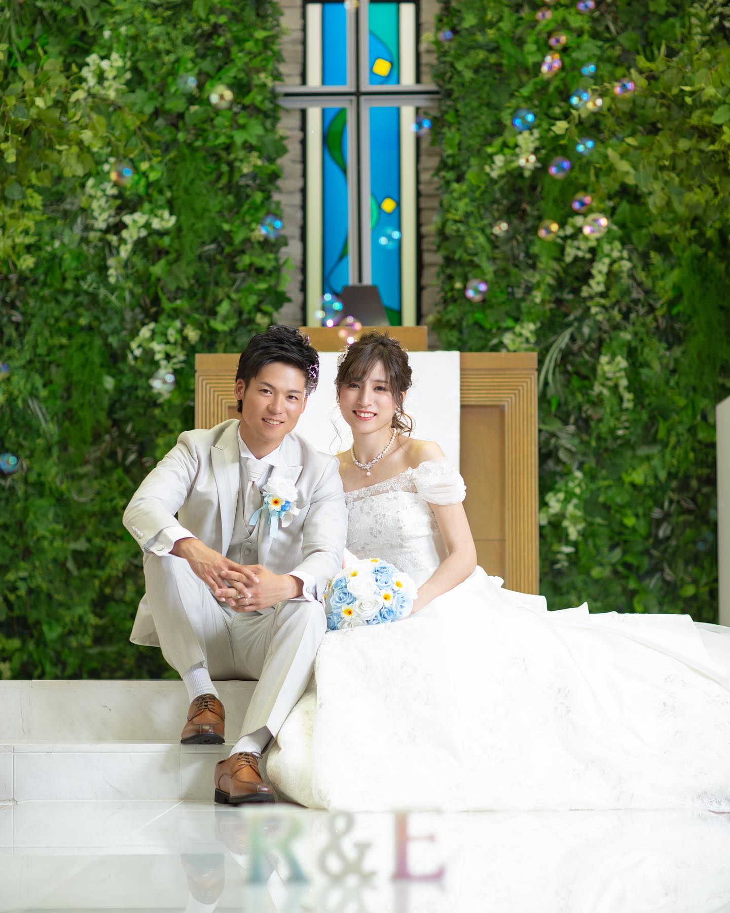 ☘︎︎<br><br>他の誰とも違う。<br><br>特別なウェディング写真を撮りたい。<br><br>ありふれたロケ撮影ではなく、本物の結婚式場で<br>ドレスを選んで、ヘアメイクをして<br><br>プロのカメラマンが撮影する。<br><br>結婚式をしなくても、結婚式場で写真を撮ることができる。<br><br>そんな特別感を味わえるのが、Oitaphotowedding<br><br>☘︎︎撮影プランなど、詳しくHPをご覧ください<br><br>oitaphotowedding