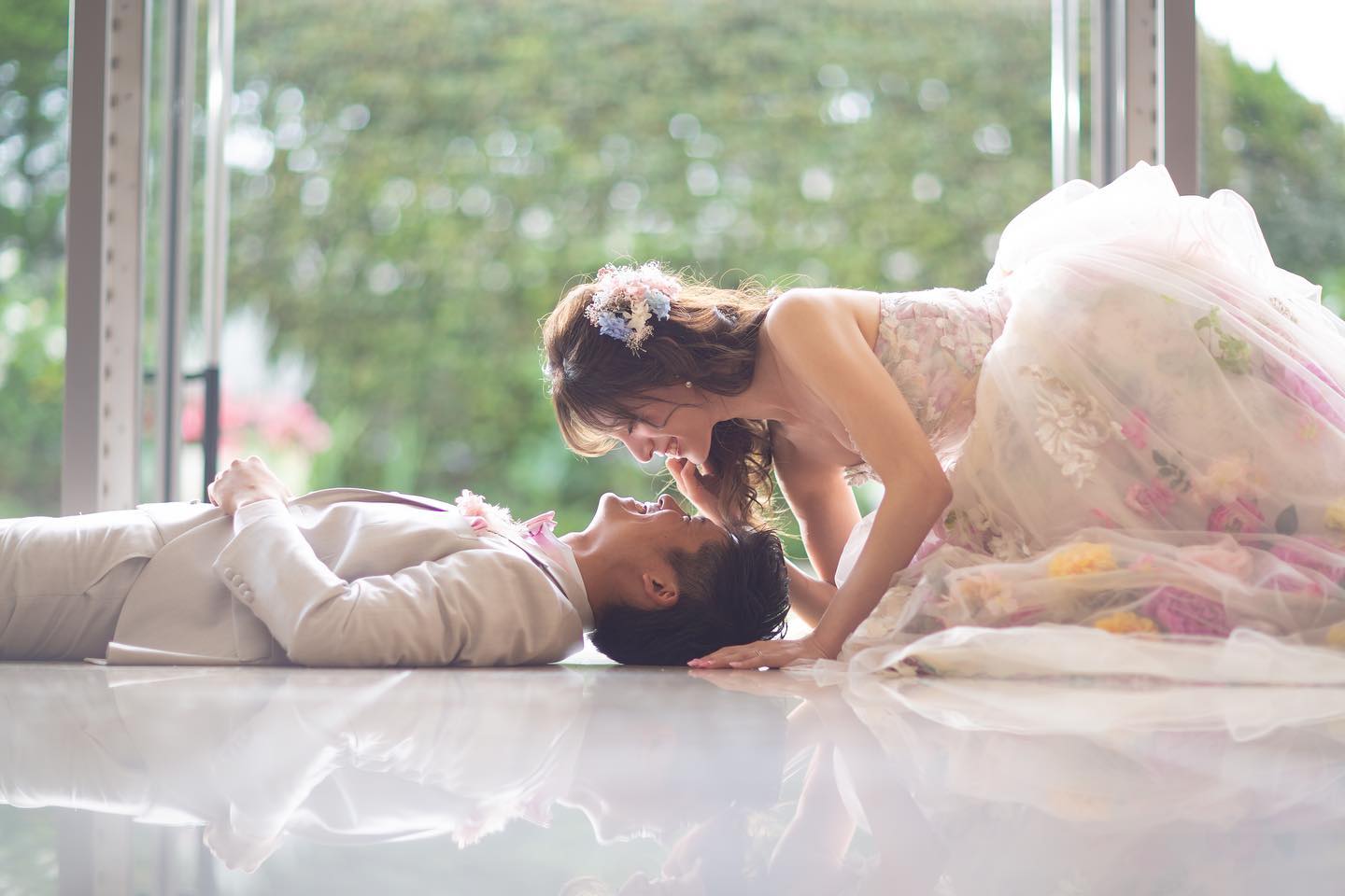 ☘︎︎<br><br>他の誰とも違う。<br><br>特別なウェディング写真を撮りたい。<br><br>ありふれたロケ撮影ではなく、本物の結婚式場で<br>ドレスを選んで、ヘアメイクをして<br><br>プロのカメラマンが撮影する。<br><br>結婚式をしなくても、結婚式場で写真を撮ることができる。<br><br>そんな特別感を味わえるのが、Oitaphotowedding<br><br>☘︎︎撮影プランなど、詳しくHPをご覧ください<br><br>oitaphotowedding