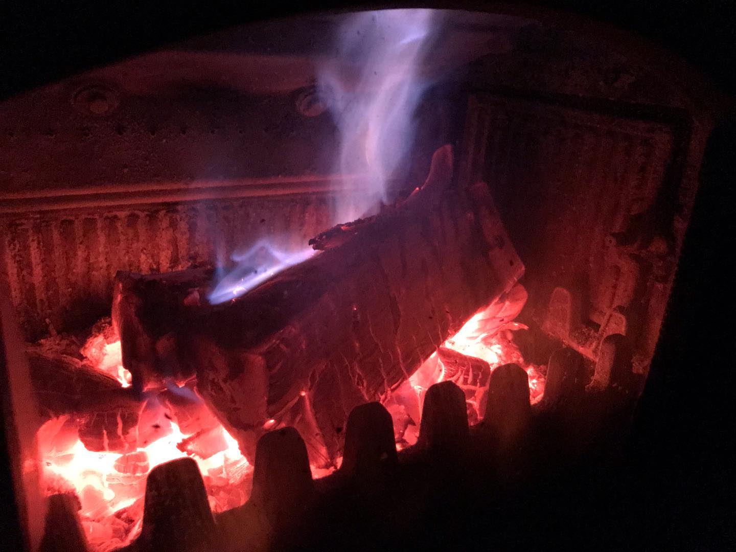 沢津橋薪店 Instagram画像17942703280744281