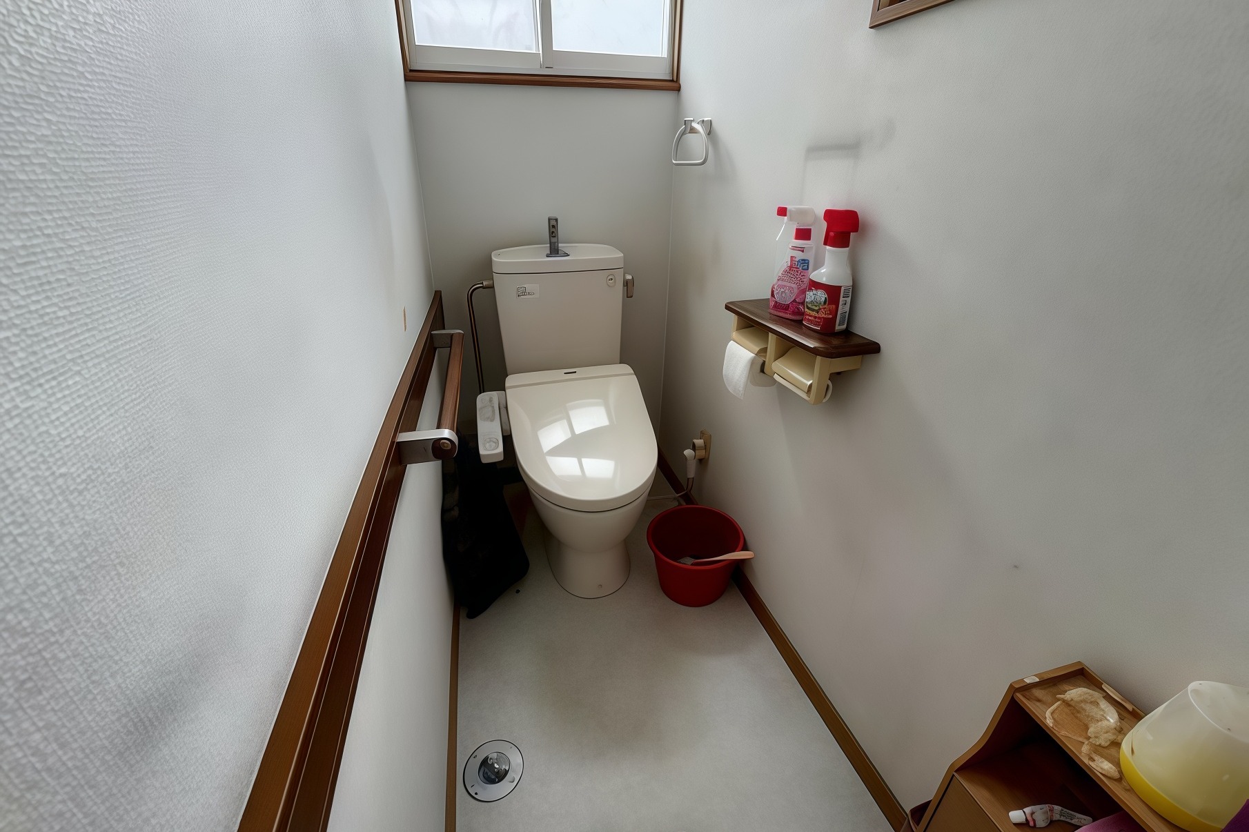 Detached House in Niseko Town Hokkaido
Price: 9million JPY (60kUSD)
Access
Niseko Station: 4-minute walk
Ski resorts: approx. 10 minutes by car
Excellent corner-lot location with great visibility and easy access to ski areas.
Land Information
Ownership: Freehold
Land use: Residential land
City planning: Outside designated urban planning area
Zoning: Not designated
Building coverage ratio: Not designated
Floor area ratio: Not designated
Land area: 88.59 m²
Road access: Two-sided road access (corner lot)
Building Information
Type: Residential house
Total floor area: 69.77 m²
Structure: Wooden structure
Year built: Unknown
Current status: Vacant
Utilities / Notes
Public water & sewer
Individual propane gas
Area Information
10 minutes by car to major ski resorts
4 minutes on foot to Niseko Station
16 minutes on foot to Niseko Town Hall
18 minutes by car to Kutchan Town center
Highlights
Easy access to major ski resorts
Flexible usage options including renovation
A highly popular and continuously growing area
Properties in this area tend to sell quickly
✨ Notes
As the property is currently vacant, it can be used freely for your preferred purpose.
Suitable for both owner-occupancy and rental use.
📩 DM for more information or viewing arrangements.
#hokkaidorealestate
#snowboardingjapan
#akiya
#skijapan
#minpaku
#JapanProperty
#SecondHomeJapan