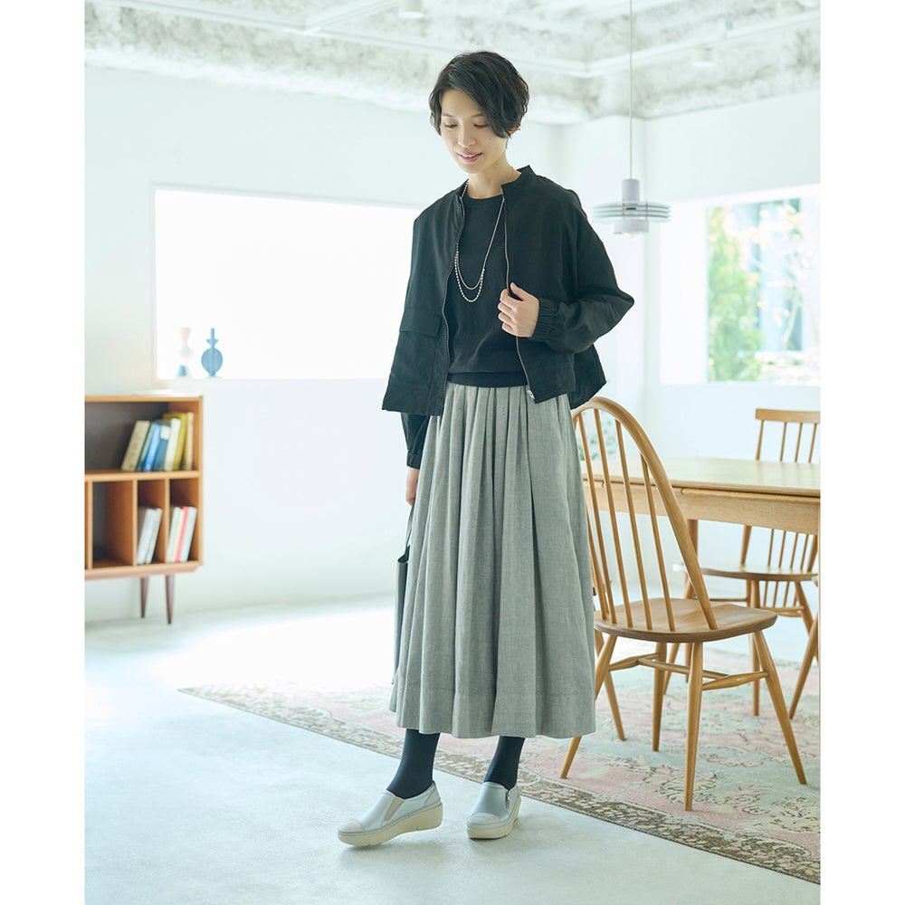 .
𓅪今ならセールでお得𓅪
「歩きやすさ」と「美シルエット」
どっちも欲張りたい大人女子へ
✨✨✨
一見シンプルに見えて、こだわりが詰まった一足
✔︎ スタイルアップを叶える絶妙なソール高
✔︎ つま先のラメが上品なアクセントに
✔︎ 安心のYKKジップと内側のゴムで脱ぎ履きもスムーズ
「厚底は重そう…」というイメージを覆す、軽やかな履き心地をぜひ体感してください✨
一度履いたら、もう手放せなくなるかも?
アキレス・ソルボ H 620
┈┈┈ ❁ ❁ ❁┈┈┈
#achillessorbo #コンフォートシューズ #歩きやすい靴 #アキレスソルボ #ソルボセイン