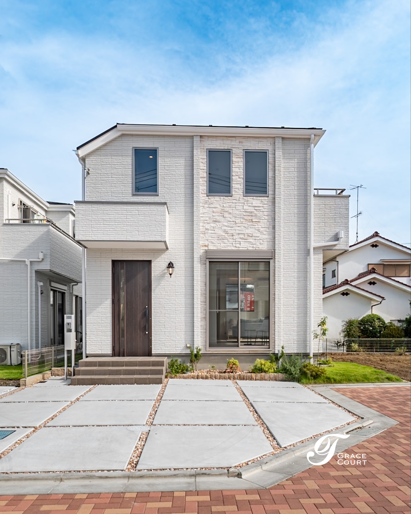 .
白を基調とした端正なファサードに、凹凸のある石目サイディングで立体感をプラスした住まい🏠
天井・床を同系色でまとめ、光の広がりと素材の連続性を持たせた設計にしました✨
【GraceCourtのこだわり】
▫︎ シンプルで洗練された空間設計
▫︎ 家族の動線に合わせた柔軟な間取り
▫︎ 広い開口部+制震構造の安心
▫︎ 断熱材の工夫で一年中快適
“安心して、長く住み続けられる住まいを”
𝙂𝙍𝘼𝘾𝙀 𝘾𝙊𝙐𝙍𝙏 𝘣𝘺 山一建設
──────────────
ご相談・お問い合わせは
📞 0120-727-444
💬 LINEは24時間受付中
#グレースコート #山一建設
#青梅市新築 #羽村市新築 #ldk