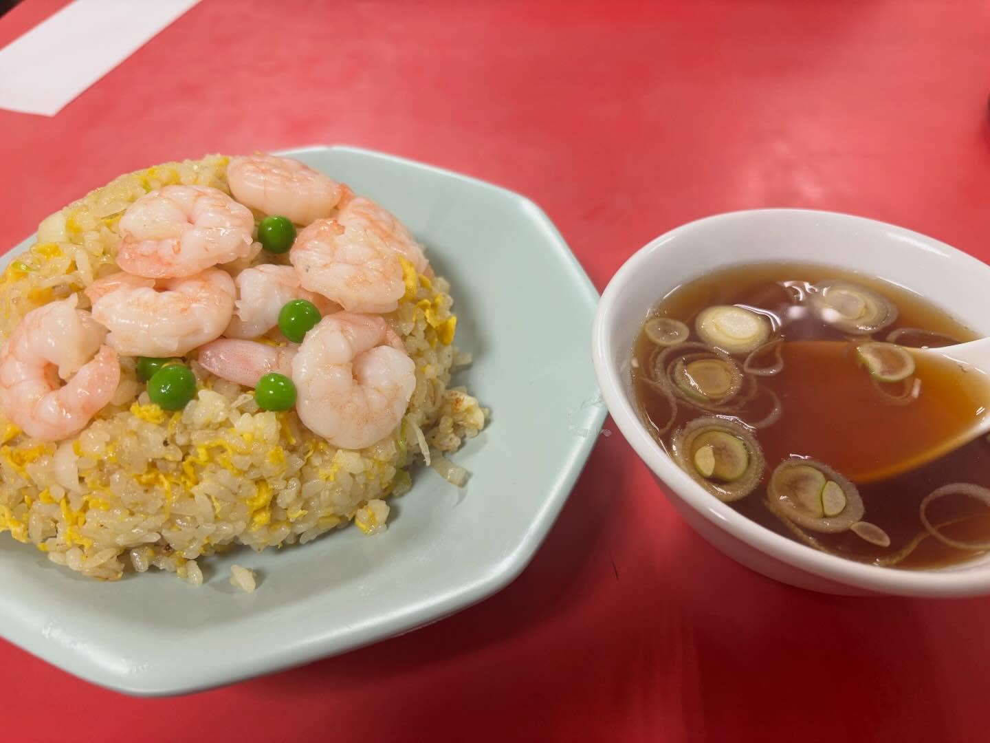 会社近くの美味しい町中華😋
玉泉亭のエビチャーハン!
エビがてんこ盛りです‼︎
#横浜工務店
#横浜不動産屋
#横浜グルメ
#横浜町中華
#横浜玉泉亭