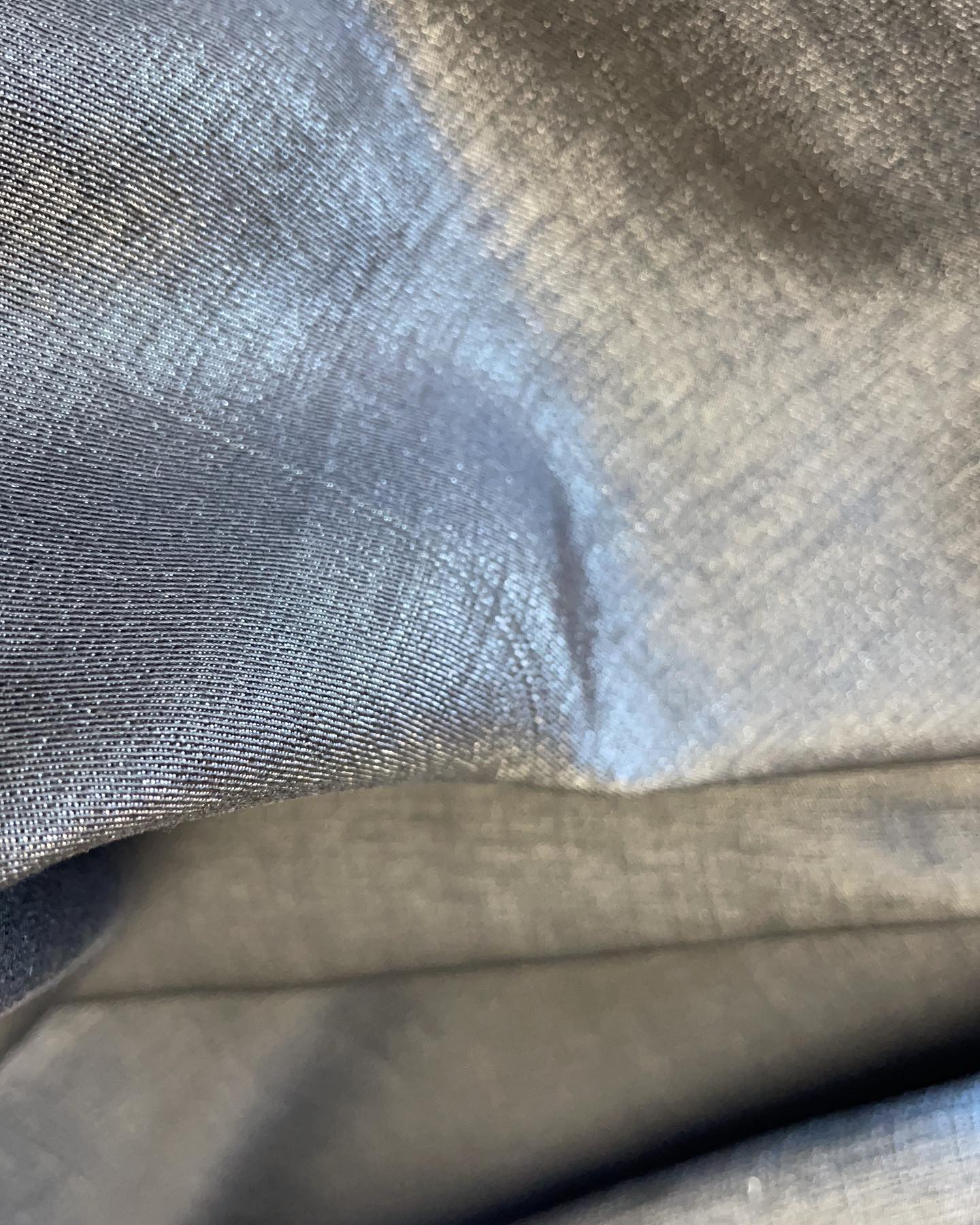 #lycocell #viscosefabric #viscose #naturalstretch #shiny デニムライクな表情に光沢をプラスしています。フィラメントのシャンブレーとは違ったナチュラルな糸節を中にブライト糸をプラスして光沢を表現しています。更にストレッチ性をプラス。#kawabo #gifu#madeingifujapan #madeingifu