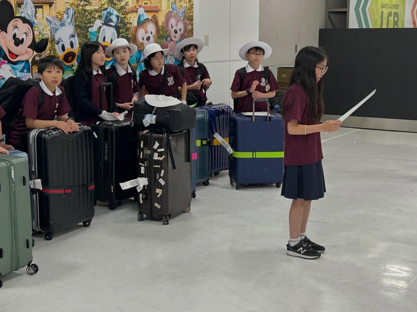 現地校ユニホームで帰国、無事オーストラリア研修終了!みんな本当に素晴らしいがんばりでした。すごい!