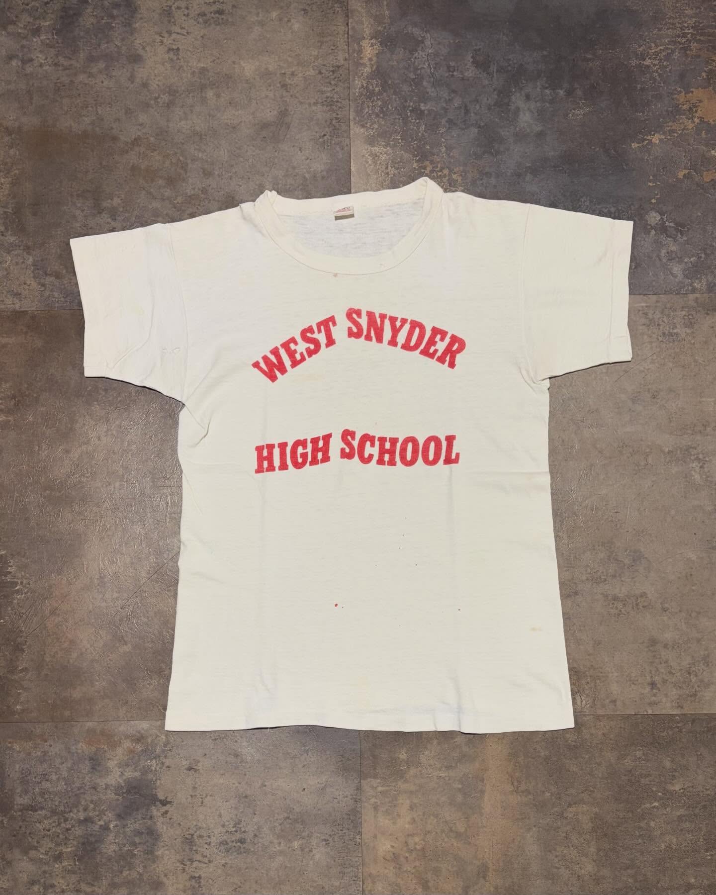 【Vintage T-shirt 入荷🇺🇸】ビンテージTシャツ入荷🇺🇸お手頃な価格なモノからスペシャルなモノまで幅広くラインナップ。オンラインストア又は店頭にて🤝⬛︎ 営業時間 : 11:00~19:00
⬛︎ 北海道札幌市白石区北郷9条7丁目10-2
⬛︎ 駐車場有
⬛︎ ONLINE STOREはプロフィール欄へ。
⬛︎ 定休日はInstagram固定投稿にてご確認下さい。#delinquentbros
#デリンクエント
#非行兄弟
#古着
#札幌