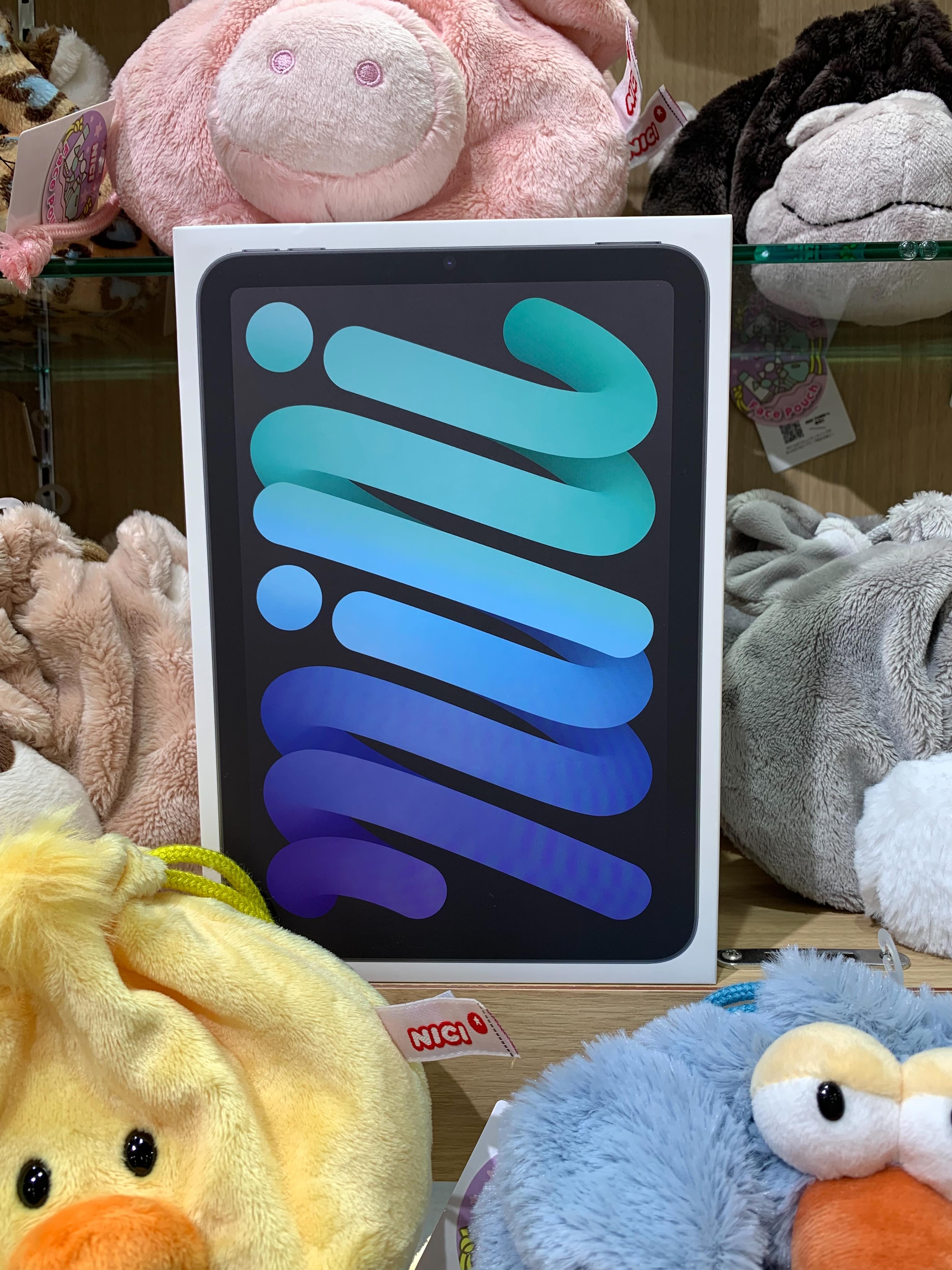 🩶🫧お買取商品🫧🩶<br><br>【新品未開封品】<br><br>iPad mini 第7世代 128GB Wi-Fiモデル <br>💫スペースグレイ<br>※Appleケア未開始品<br><br>(新品上限金額)¥63,000-<br><br>🌻上限金額でお買取させて頂きました!!<br>詳しくはお電話📱にてお気軽にお問い合わせ下さい<br>#ケータイゴッド #買取 #Apple #iPadmini