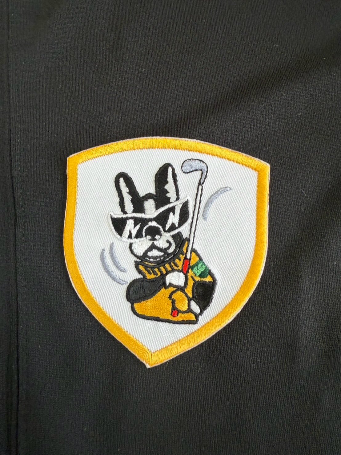 こんにちは!新富ゴルフプラザです。
新富ゴルフでは新富オリジナルポロシャツを販売しております!生地は-4.8度の冷感素材を使用しておりますので、ひんやりとしていて、長時間着用しても蒸れにくいポロシャツとなっております!よければお手に取ってみてください!
